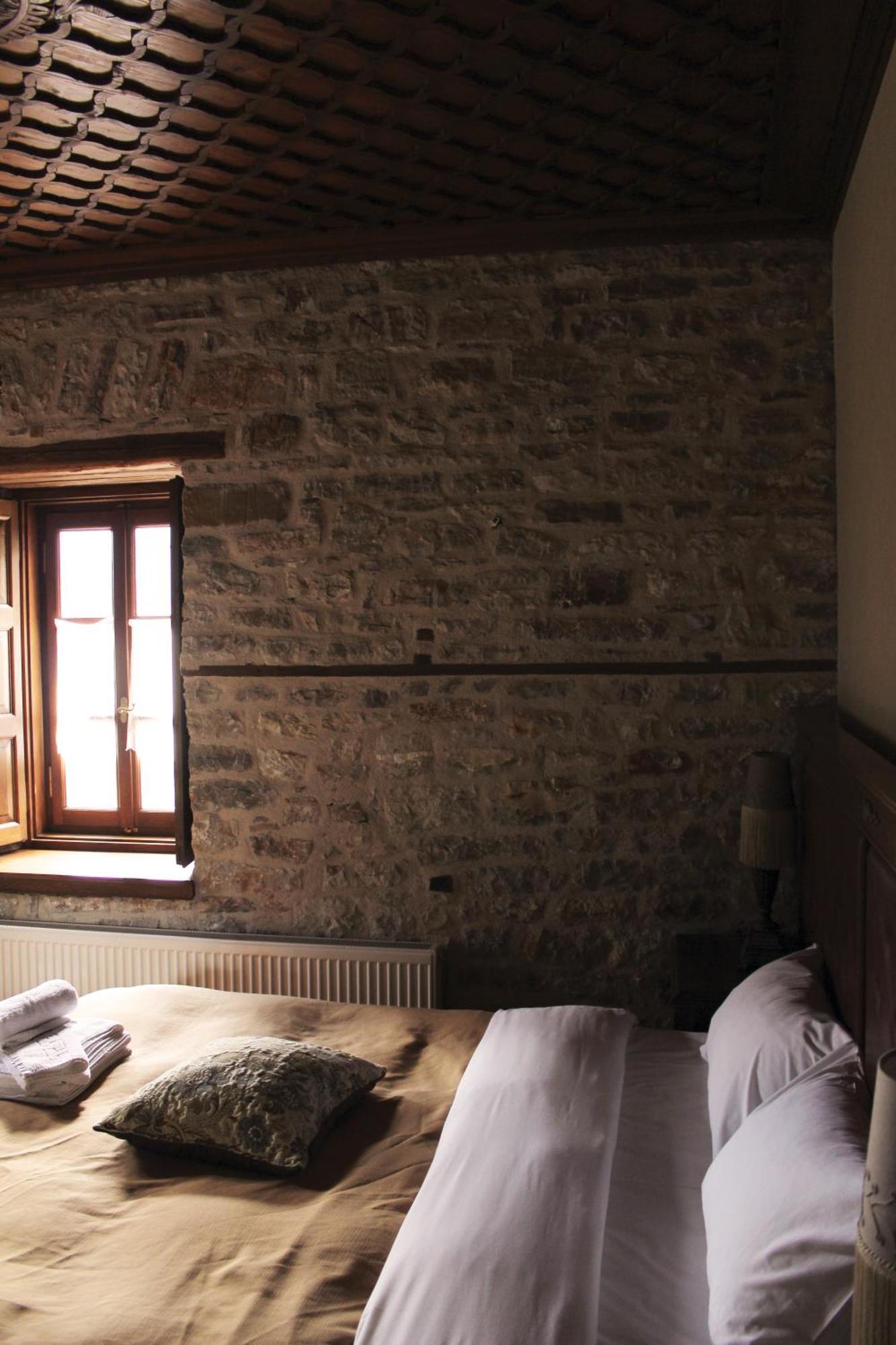 Old Inn Gorianádhes エクステリア 写真