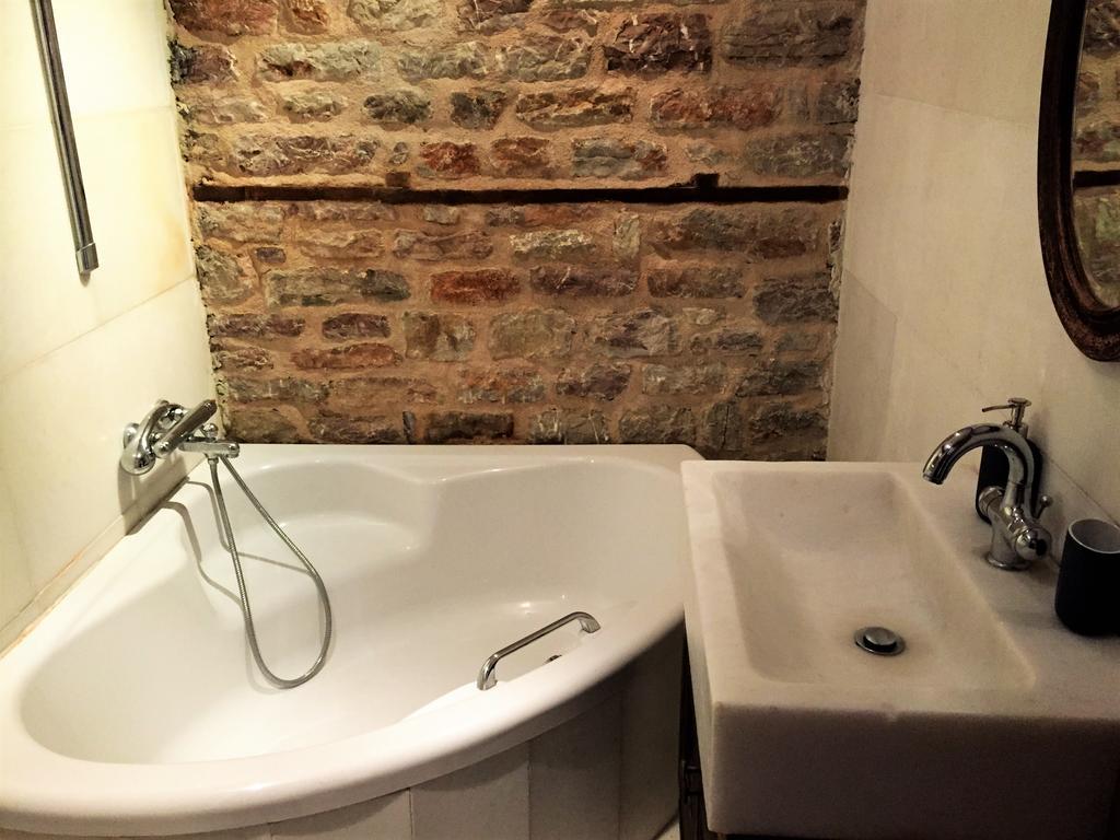 Old Inn Gorianádhes エクステリア 写真
