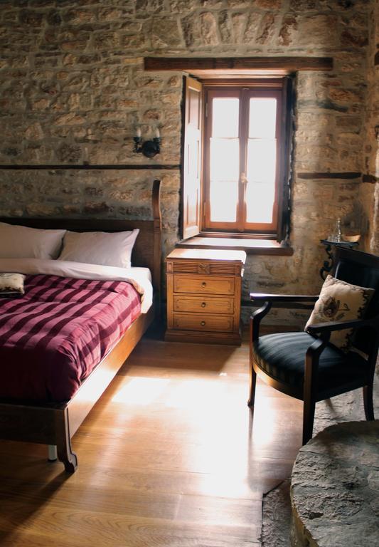 Old Inn Gorianádhes エクステリア 写真