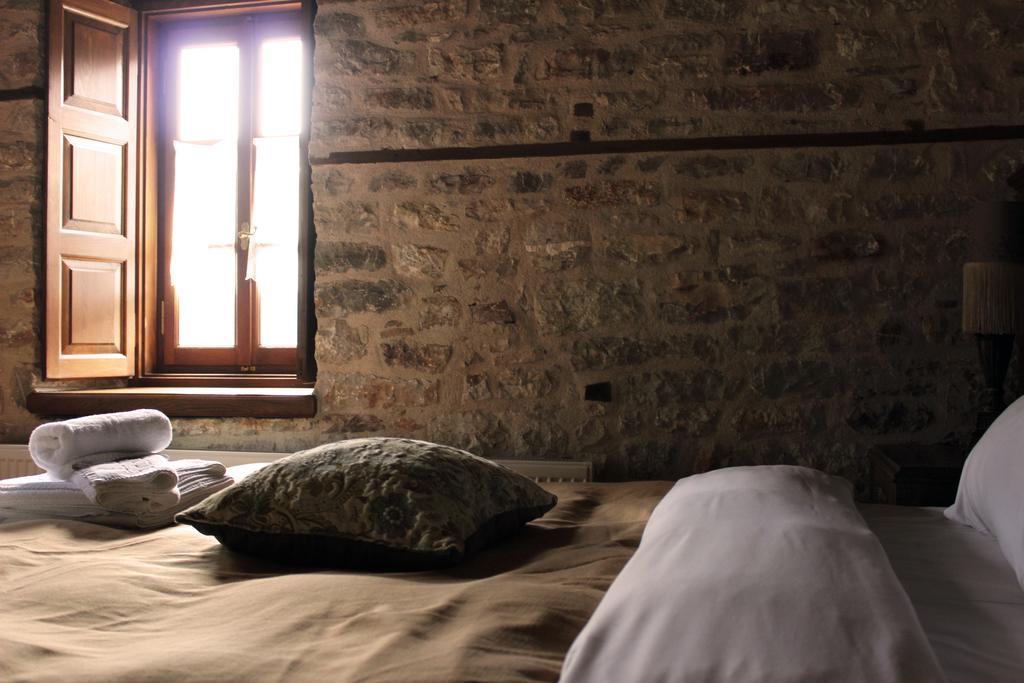 Old Inn Gorianádhes エクステリア 写真