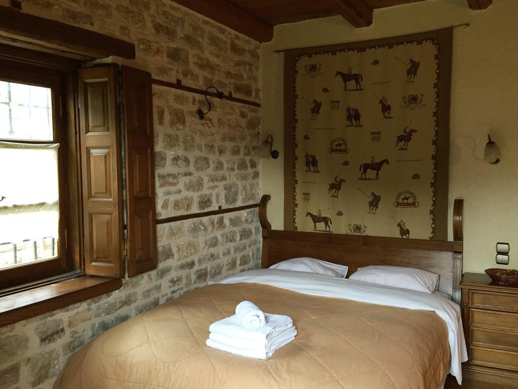 Old Inn Gorianádhes エクステリア 写真