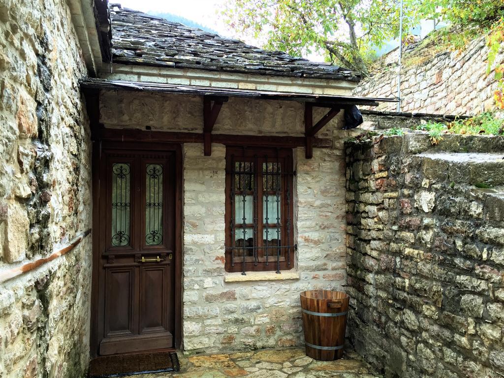 Old Inn Gorianádhes エクステリア 写真