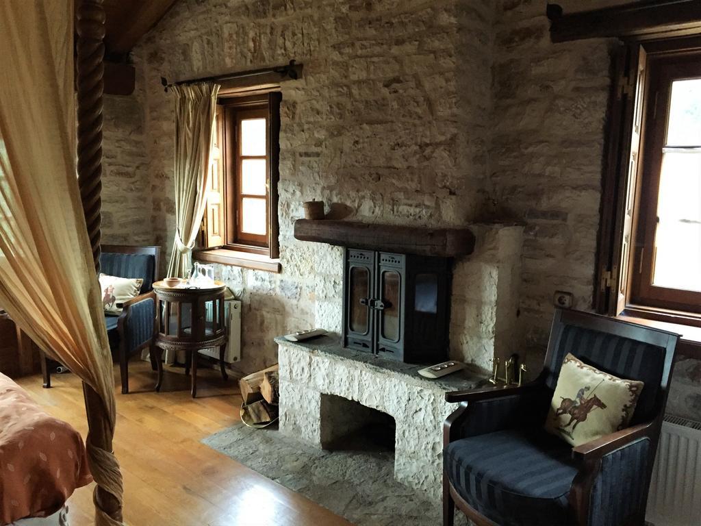 Old Inn Gorianádhes エクステリア 写真